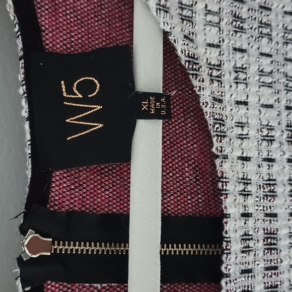 W5 textured knit top with bottom fringe - Picture 5 of 7